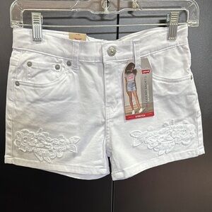 Levi Strauss Girlfriend Short,adjustable waist,stretch,embroidered floral,pocket